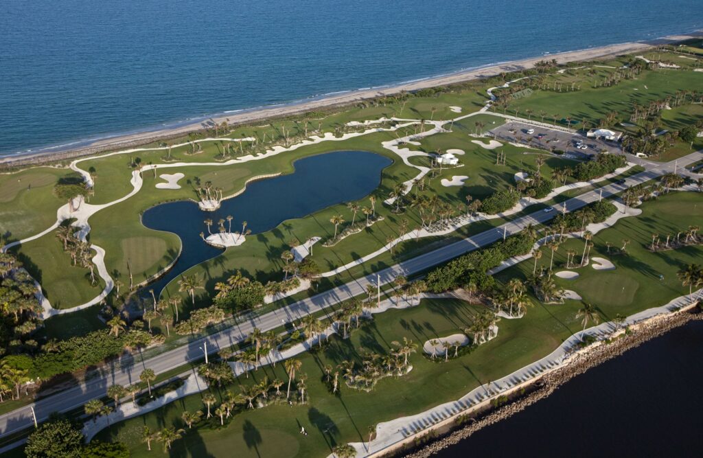 Kimley-Horn provided environmental and stormwater consulting services for the renovation of the Palm Beach Par 3 public golf course in Palm Beach, Florida.